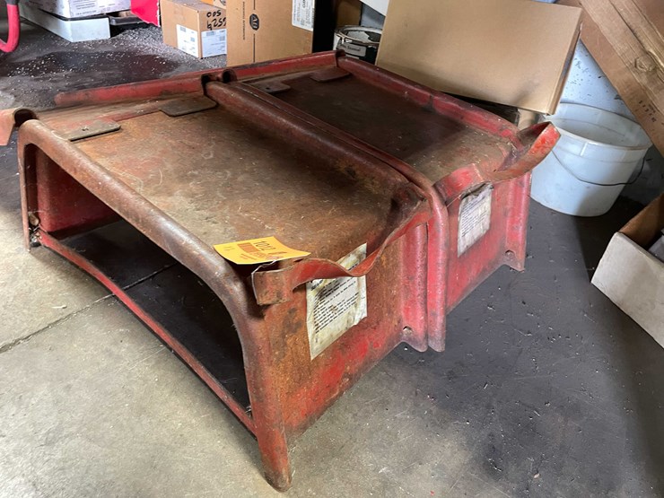 #8519-•-(2)-vehicle-service-ramps-(cw)-image-3