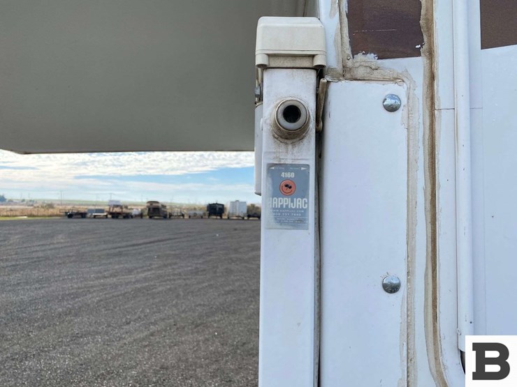 2013-natcoa-adventurer-alp-truck-camper-image-9