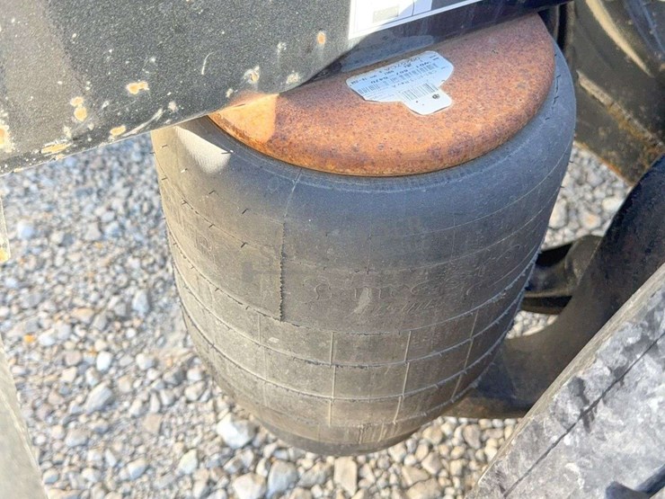 2017-peterbilt-579-image-28