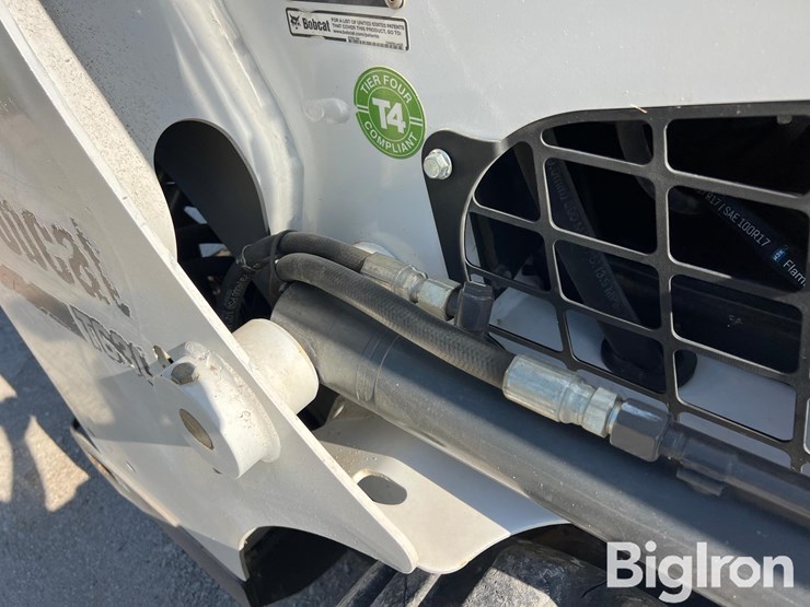 2014-bobcat-t630-image-18