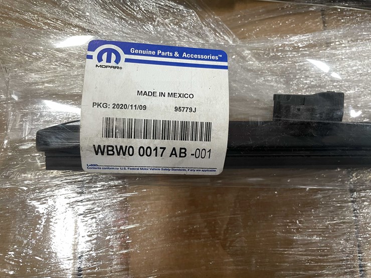 #8617-•-pallet-of-new-wiper-blades-(f)-image-9