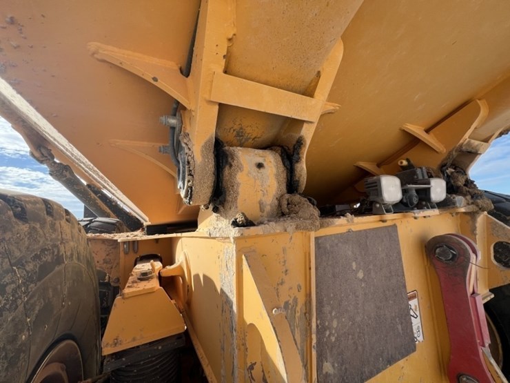 2021-volvo-a60h-image-22