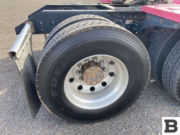 2013-kenworth-t800-image-37