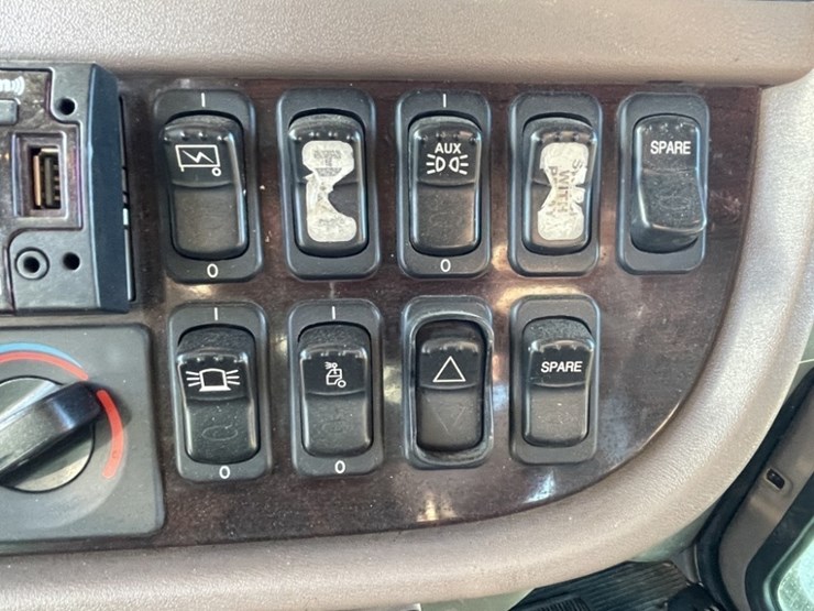 2018-peterbilt-367-image-48