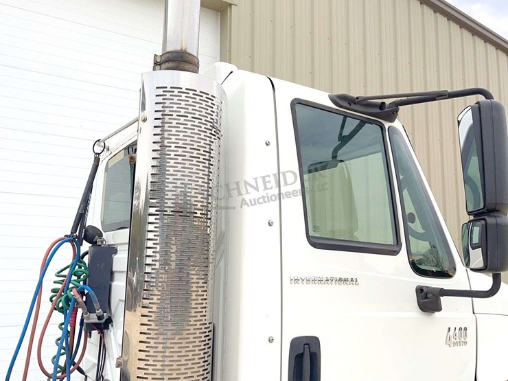 2007-international-durastar-4400-image-22