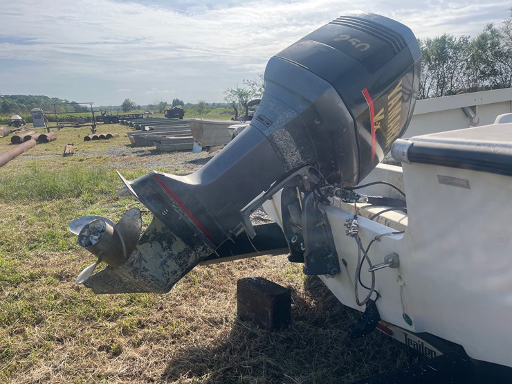 #142-•-boston-whaler-25ft-center-console-boat-with-yamaha-vx-250-engine-image-8