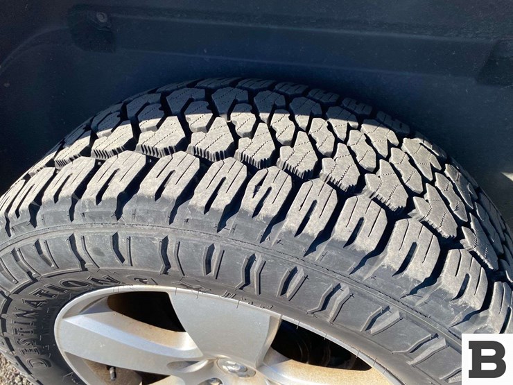 2012-ram-1500-pickup-image-14