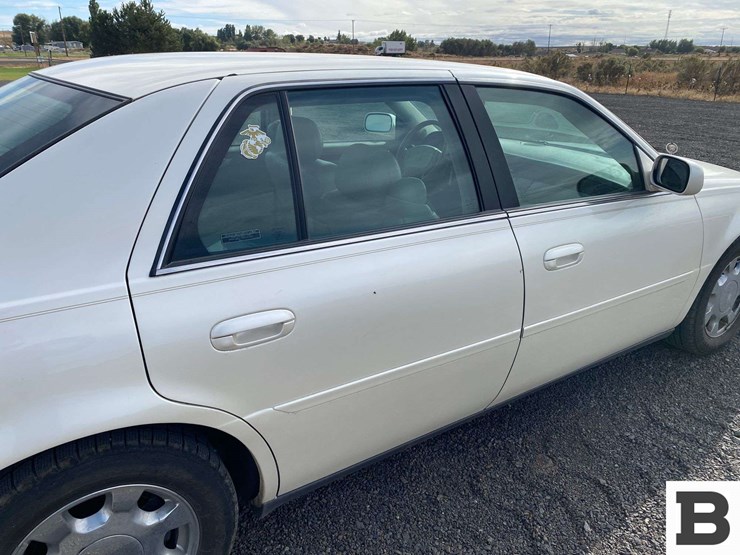 2000-cadillac-deville-sedan-image-17