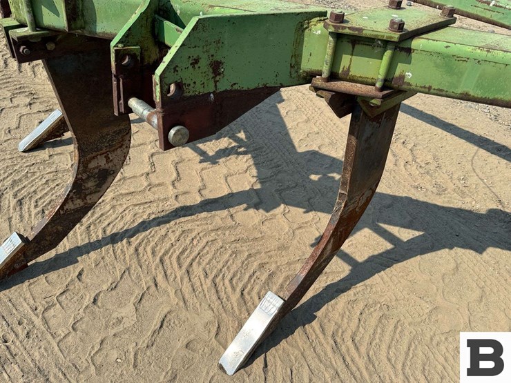 john-deere-900-7-shank-ripper-image-13