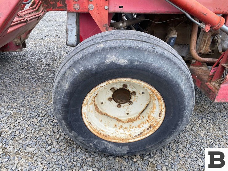 1976-massey-ferguson-245-image-14