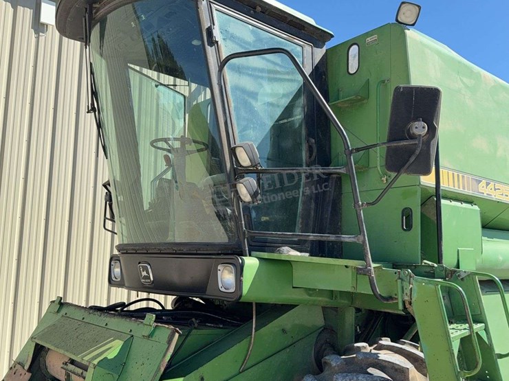 john-deere-4425-image-85