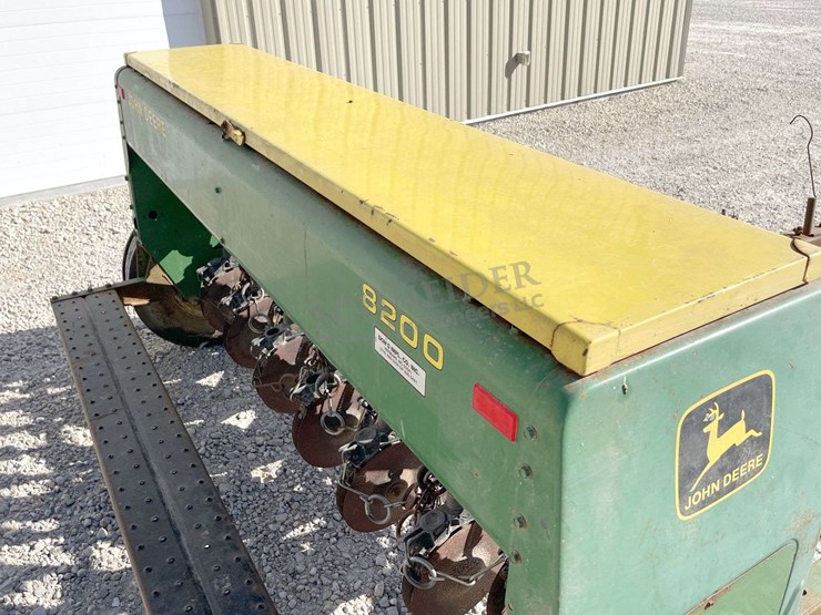 john-deere-8200-image-21