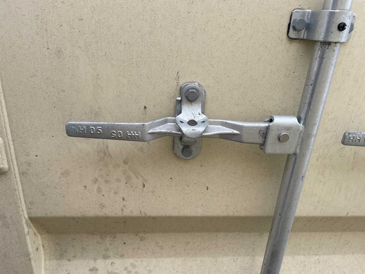 #1385-•-20'-shipping-container-(of)-image-14