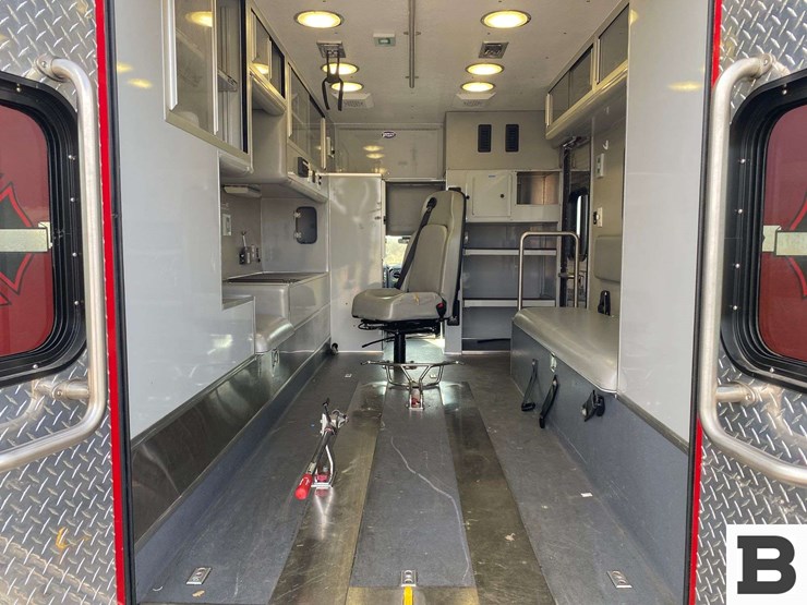 2011-ford-f450-image-25