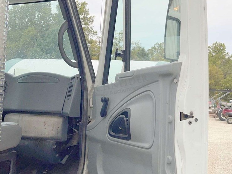 2003-international-durastar-4400-image-66