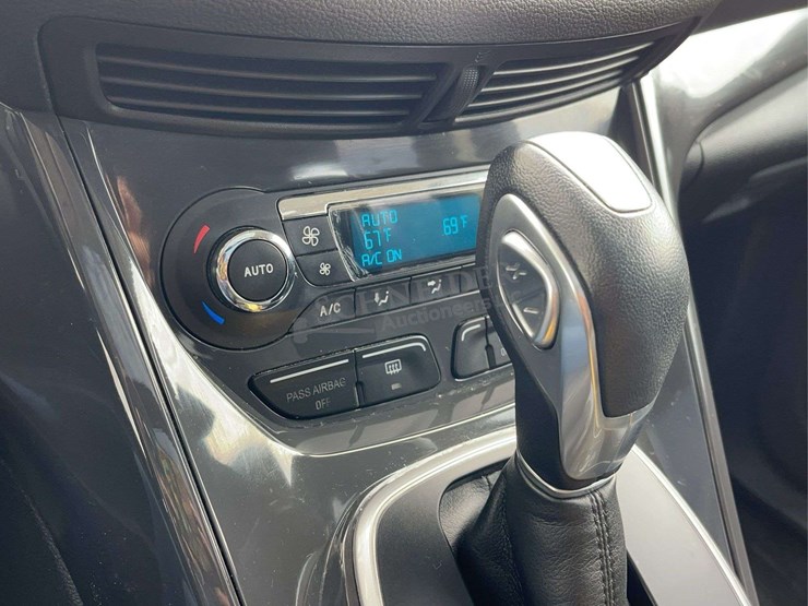 2013-ford-escape-titanium-image-36