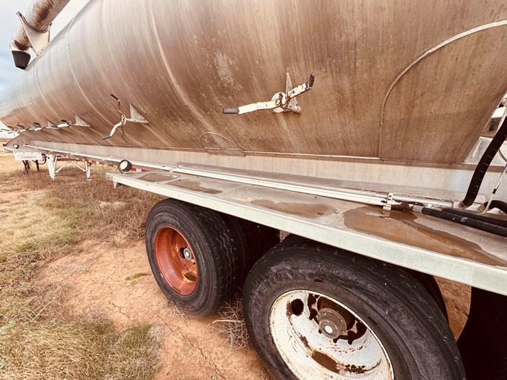 ledwell-feed-trailer-image-15