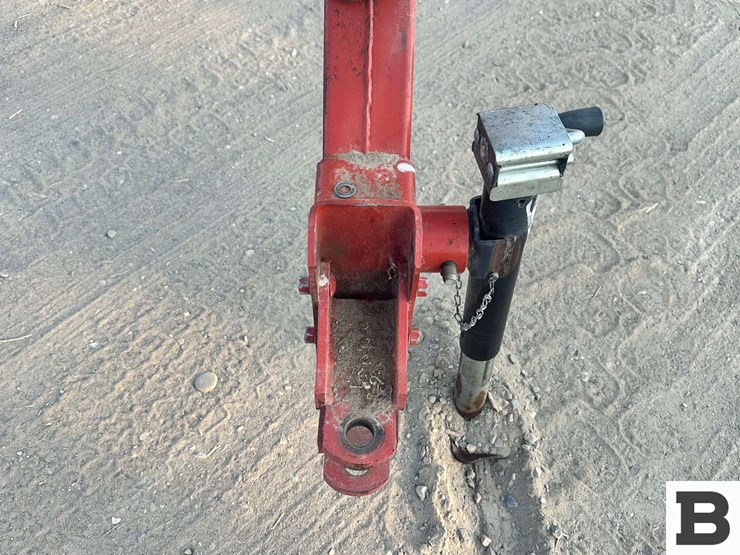 new-holland-216-image-33