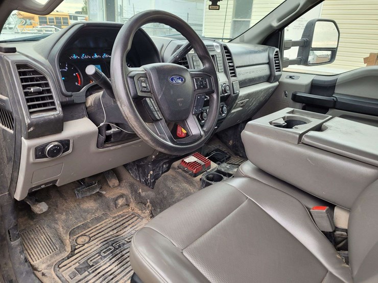 2019-ford-f550-image-11
