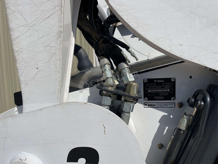 2016-bobcat-t750-image-21