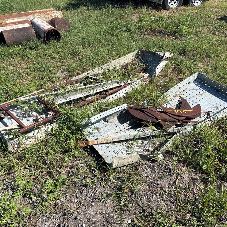 #137 • MISC LOT OF ASSORTED ITEMS