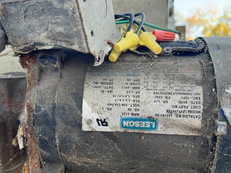 #4714-•-16’x16’-clemco-abrasive-blast-room-image-8