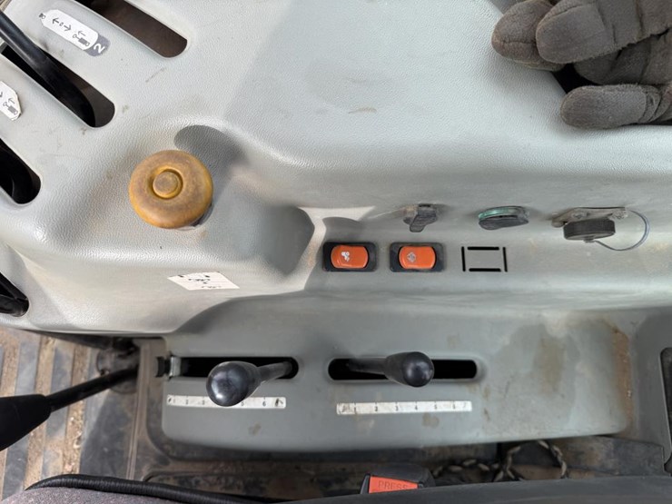 2009-massey-ferguson-3625-image-60