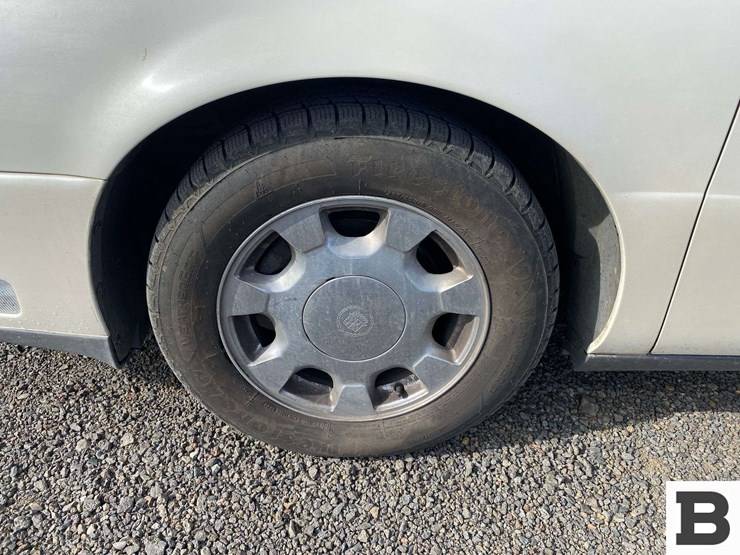 2000-cadillac-deville-sedan-image-10