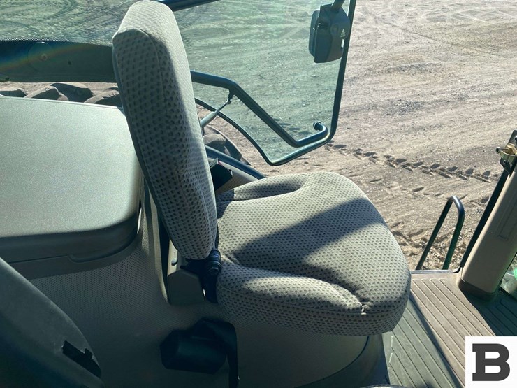 2011-john-deere-8285-tractor-image-71