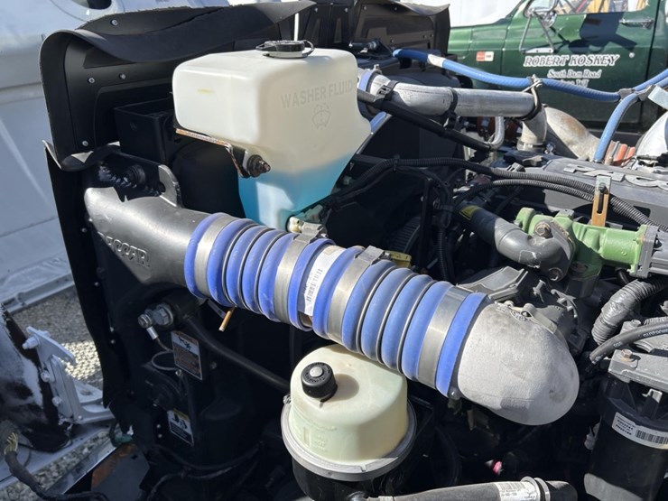 2017-peterbilt-337-image-81