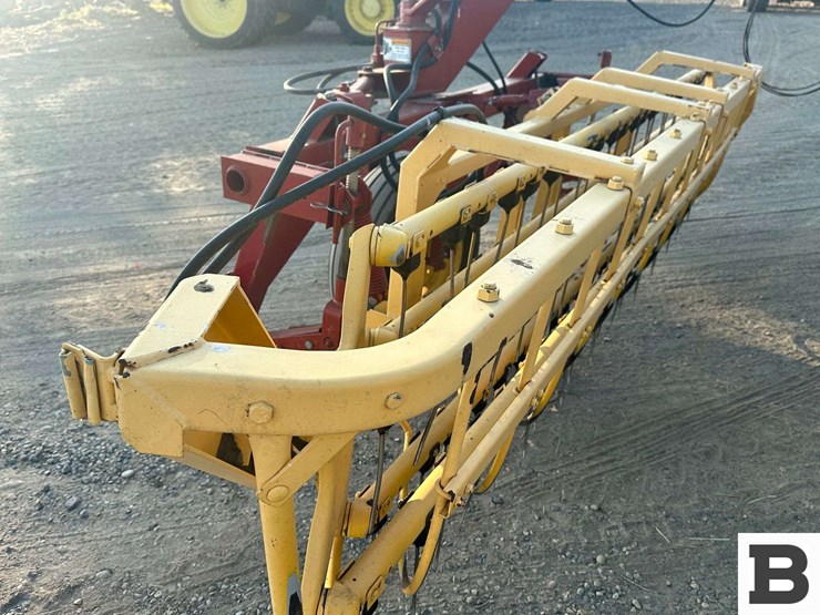 new-holland-216-image-19