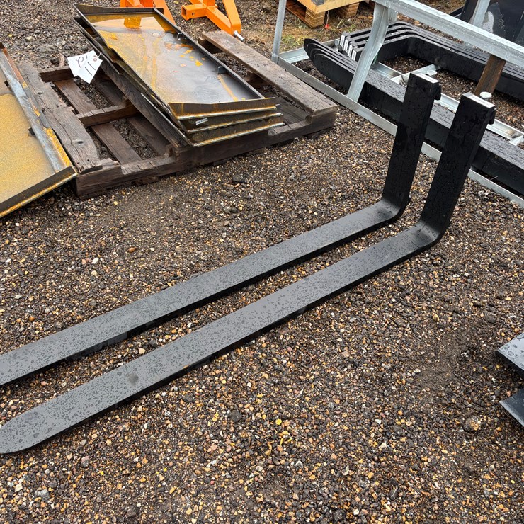 #15 • 60” Pallet Forks
