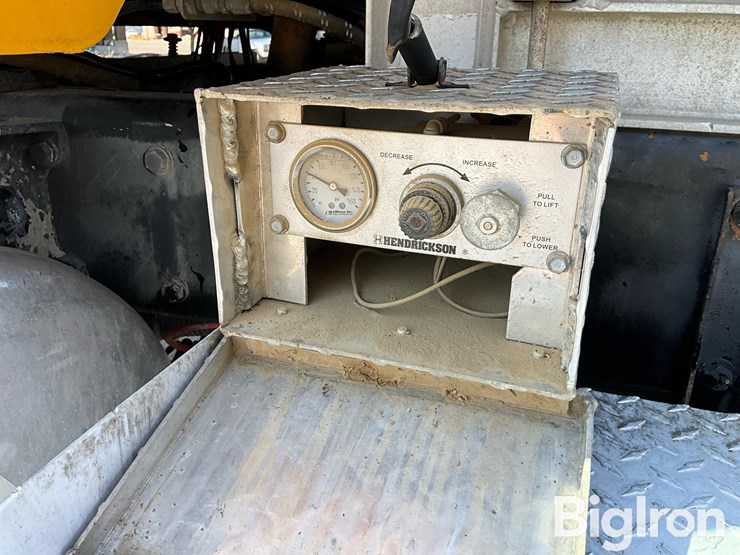 1992-peterbilt-357-image-13