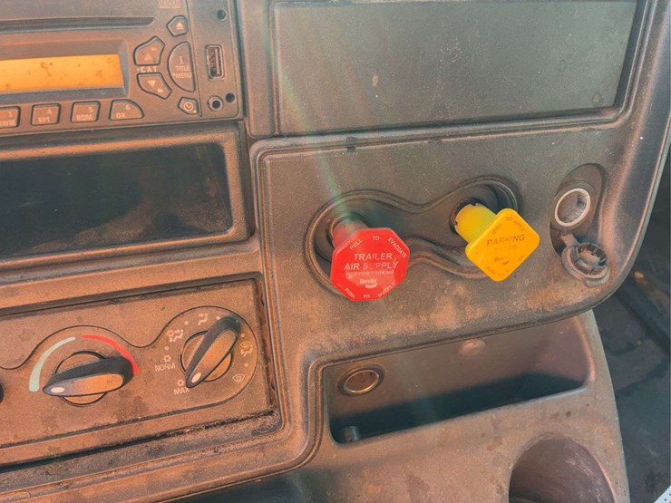 2017-international-prostar-image-13