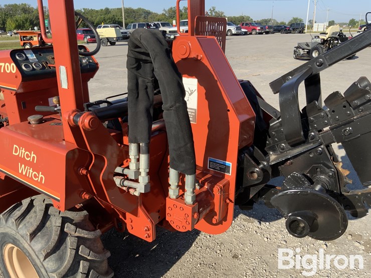 2000-ditch-witch-3700dd-image-16