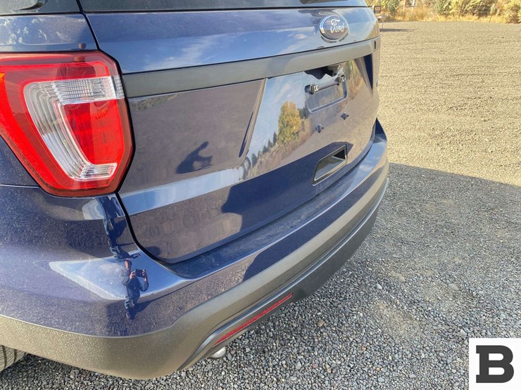 2016-ford-explorer-image-17