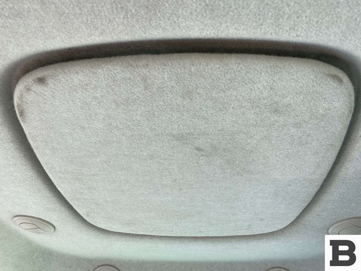 2011-john-deere-8285-tractor-image-70