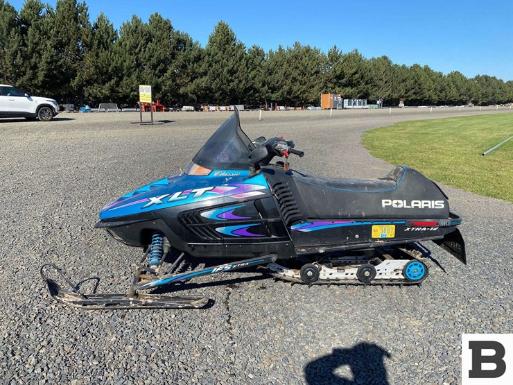 1998-polaris-indy-trail-touring-xlt-snowmobile-image-2