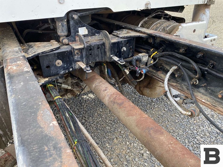 2017-kenworth-t880-image-15