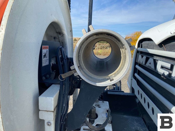 2017-mack-granite-gu713-image-18