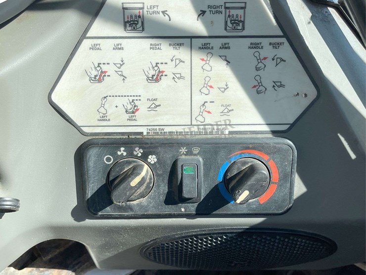 2016-bobcat-t750-image-52