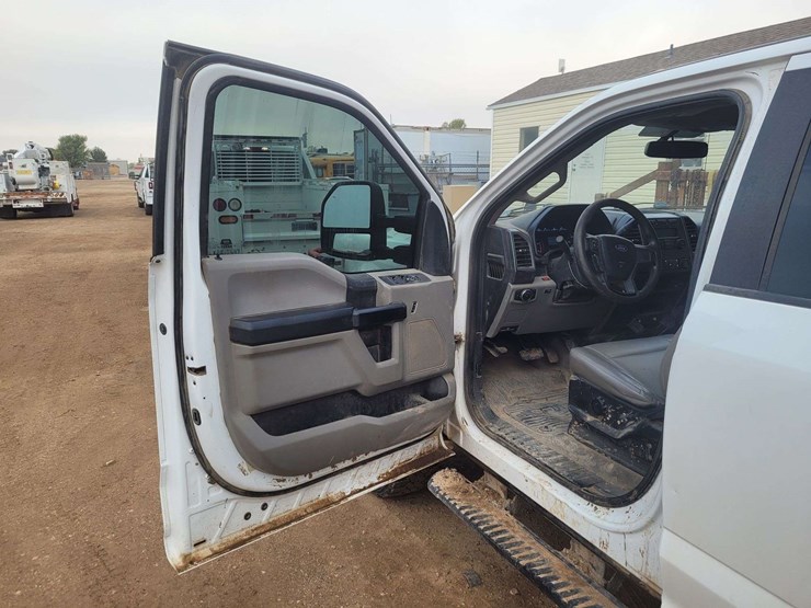 2018-ford-f350-image-8