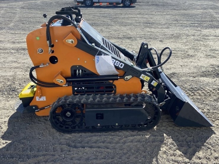 2025-kylin-ky380-mini-compact-track-loader-image-6