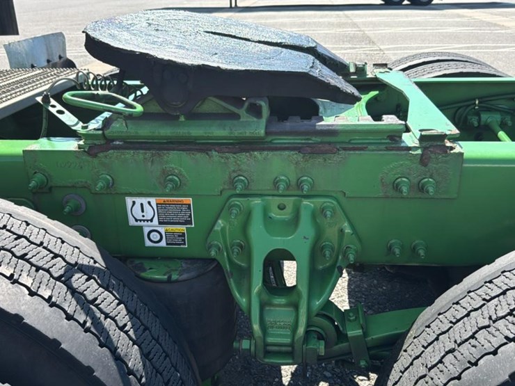 2023-peterbilt-579-image-41