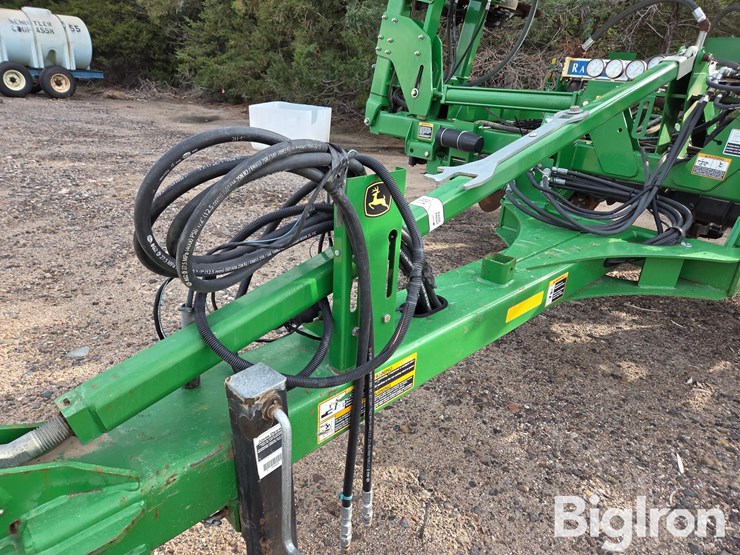 2013-john-deere-2510h-image-12
