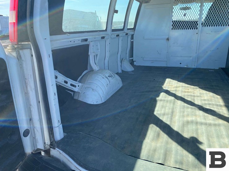 2012-chevrolet-express-2500-image-20