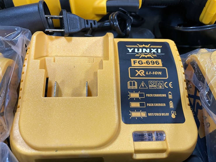 #8537-•-dewalt-style-cut-off-tool-kit-with-batteries-and-case-(pr12)-image-4