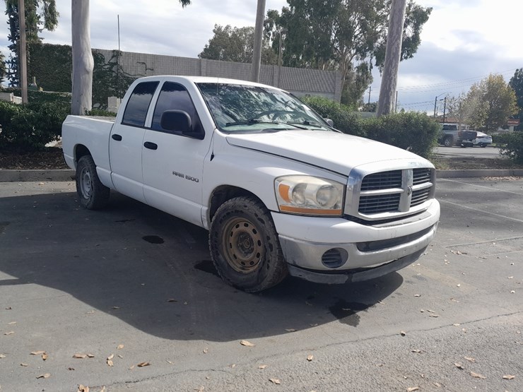2006-dodge-ram-1500-image-1