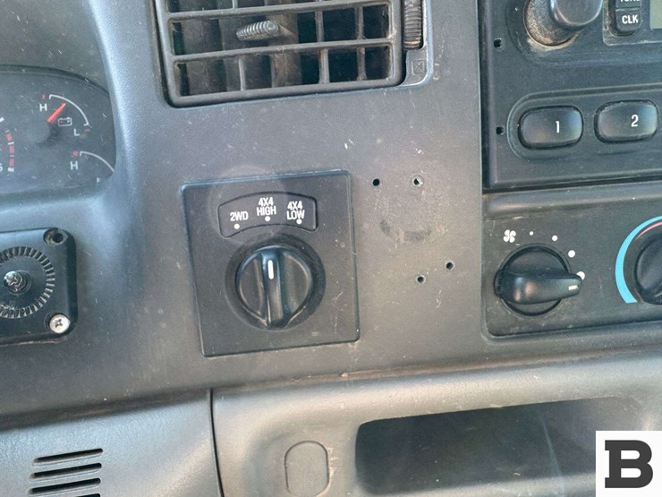 2004-ford-f350-image-31