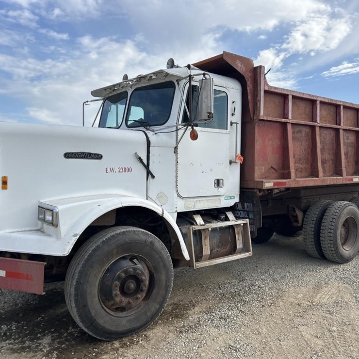 #5001 • 1988 Freightliner MB80 Tandem Axle Dump Truck